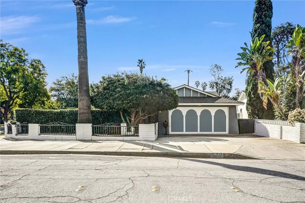 728 Richbrook, Claremont, California 91711 home-pic-1