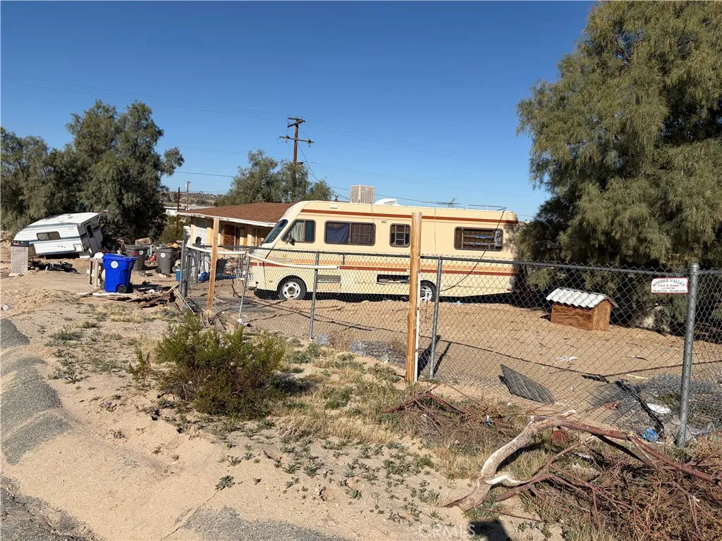72898 Old Dale Road, 29 Palms, California 92277 home-pic-18