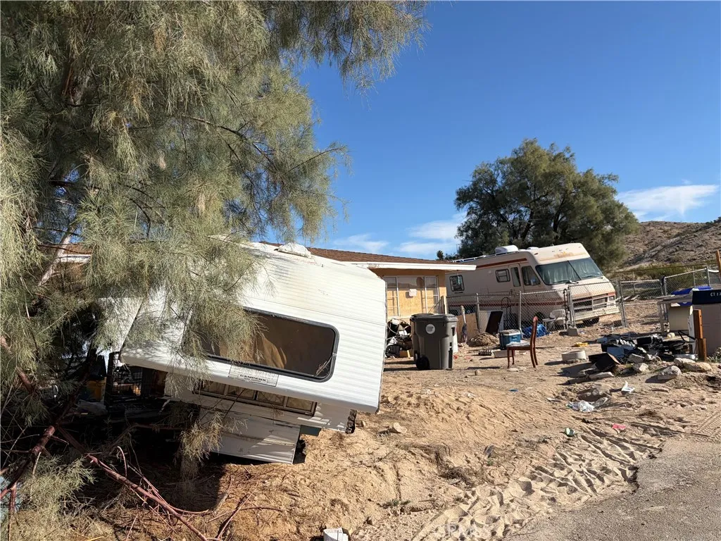 72898 Old Dale Road, 29 Palms, California 92277 home-pic-8