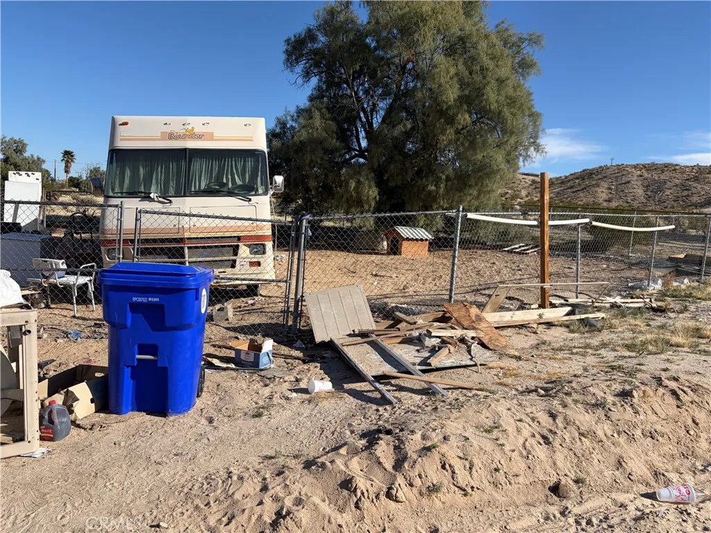 72898 Old Dale Road, 29 Palms, California 92277 home-pic-11