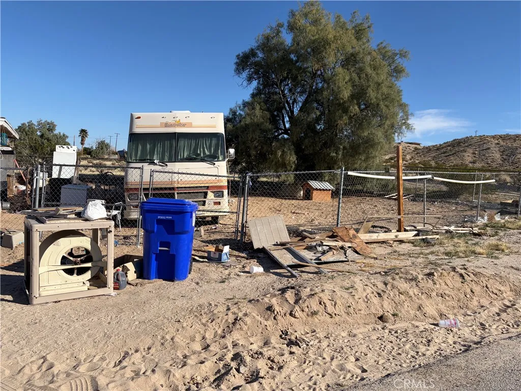72898 Old Dale Road, 29 Palms, California 92277 home-pic-15