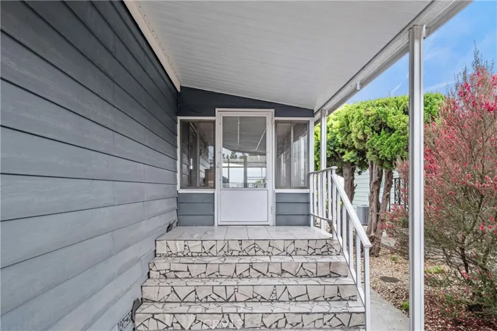 Entry to screened porch
