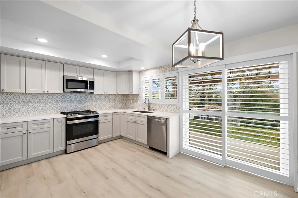 28142 Via Bonalde, Mission Viejo, California 92692 home-pic-1