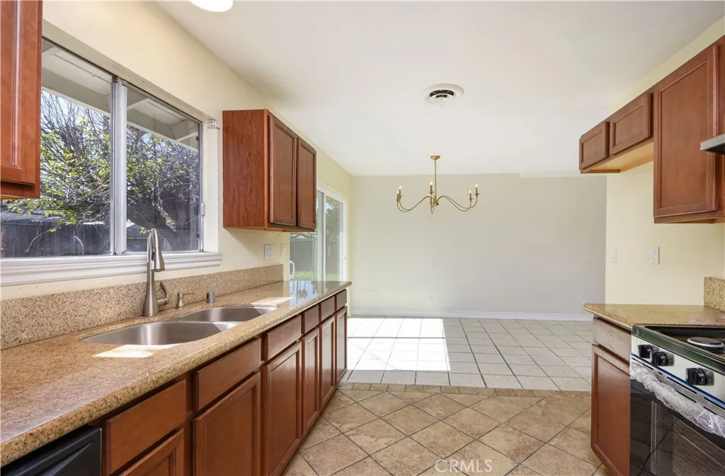 41431 Vicky, Hemet, California 92544 home-pic-12