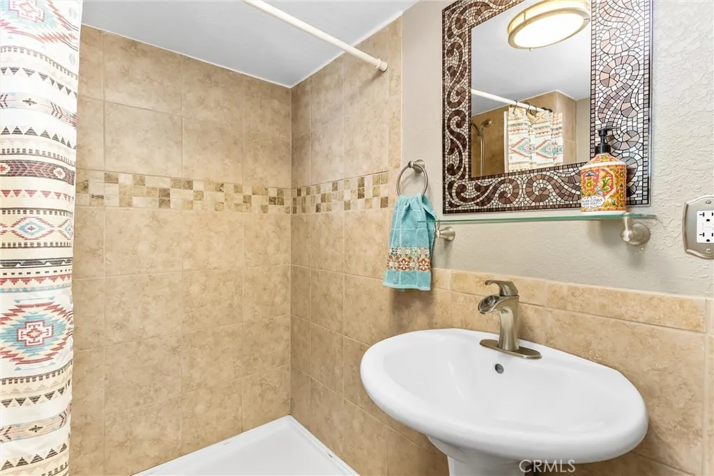 30260 San Timoteo Canyon, Redlands, California 92373 home-pic-11