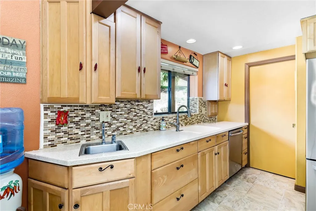30260 San Timoteo Canyon, Redlands, California 92373 home-pic-23