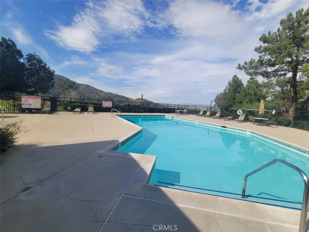 2588 Avd Del, Corona, California 92882 home-pic-10