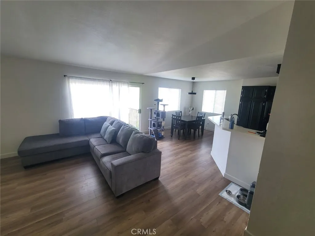 2588 Avd Del, Corona, California 92882 home-pic-3