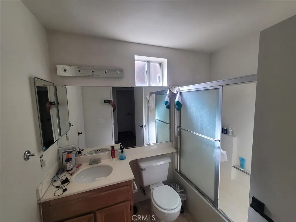 2588 Avd Del, Corona, California 92882 home-pic-5