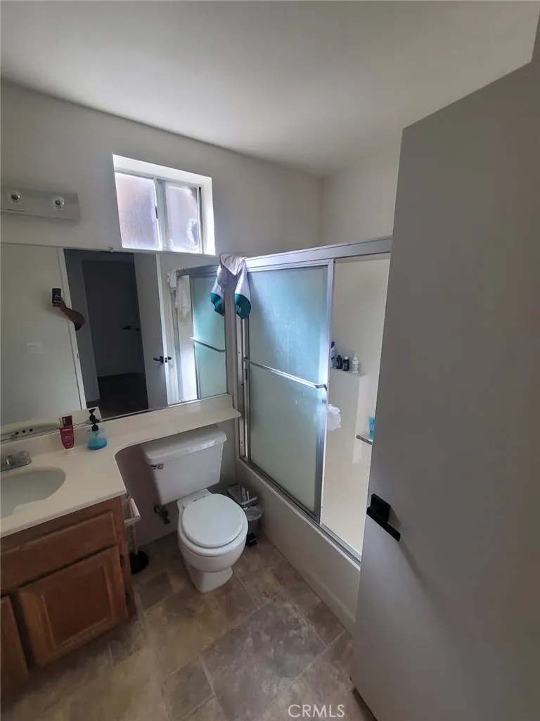 2588 Avd Del, Corona, California 92882 home-pic-6