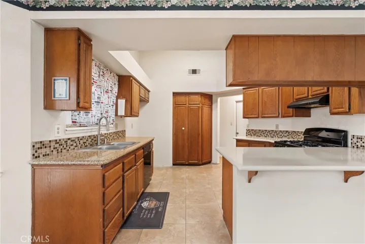 2204 Kelso Peak, Bakersfield, California 93304