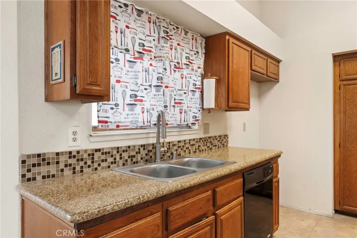 2204 Kelso Peak, Bakersfield, California 93304