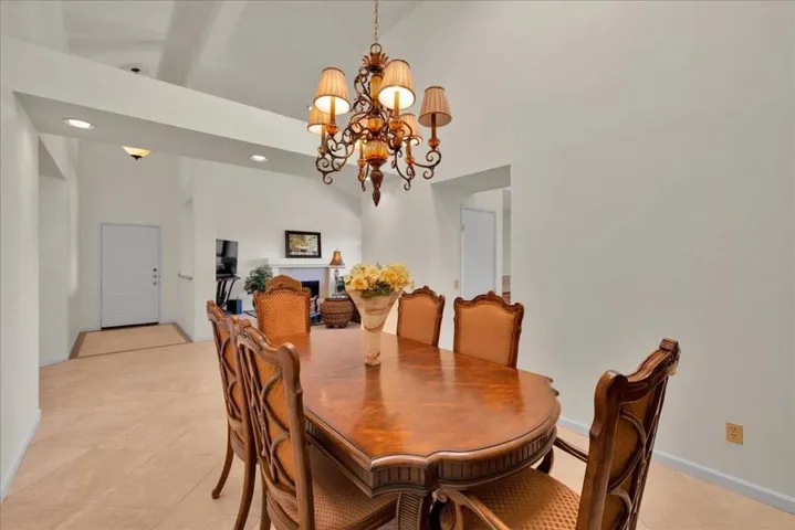 38640 Nasturtium - Great Rm Dining Rm