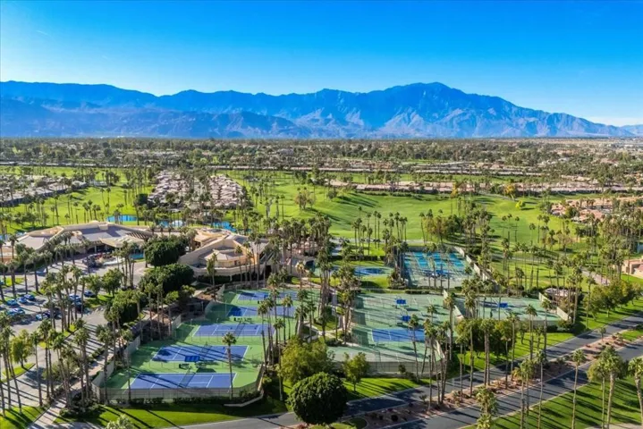 Palm Valley  CC - Racquet Sports Complex