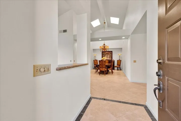 38640 Nasturtium - Foyer