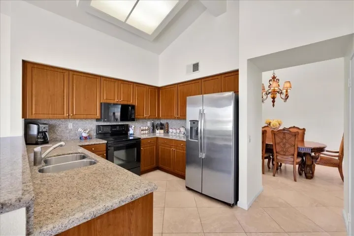 38640 Nasturtium - Kitchen