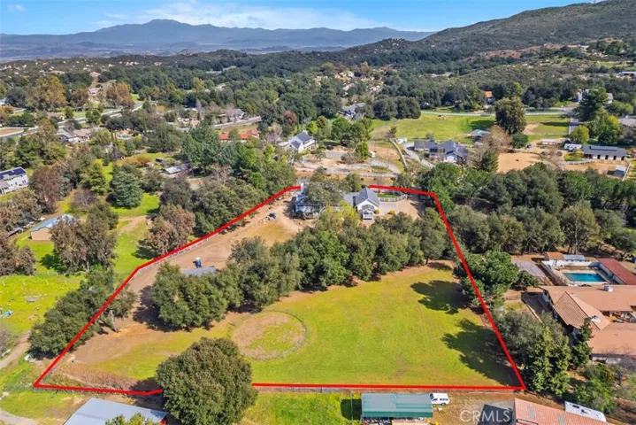 Plenty of land for expansion, arena, horticulture