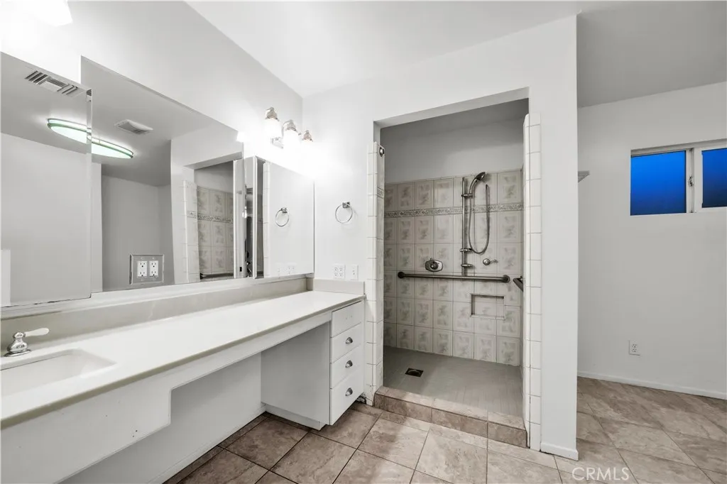 14357 Herron Street, Sylmar, California 91342 home-pic-13