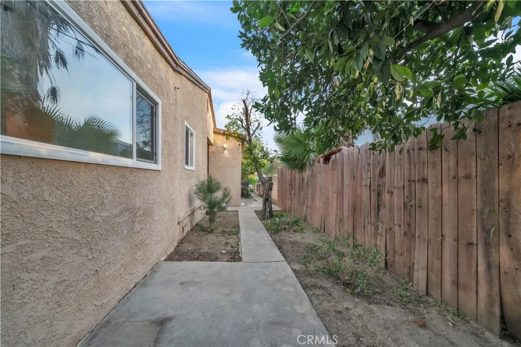 14357 Herron Street, Sylmar, California 91342 home-pic-28