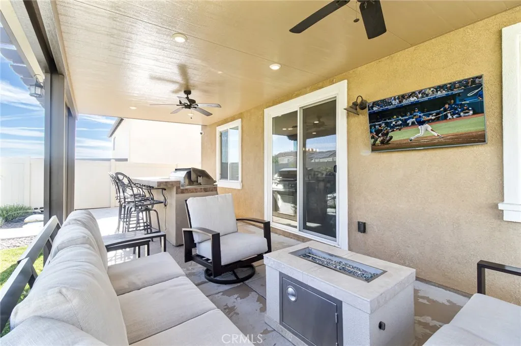 14216 Tuscany Place, Beaumont, California 92223 home-pic-26
