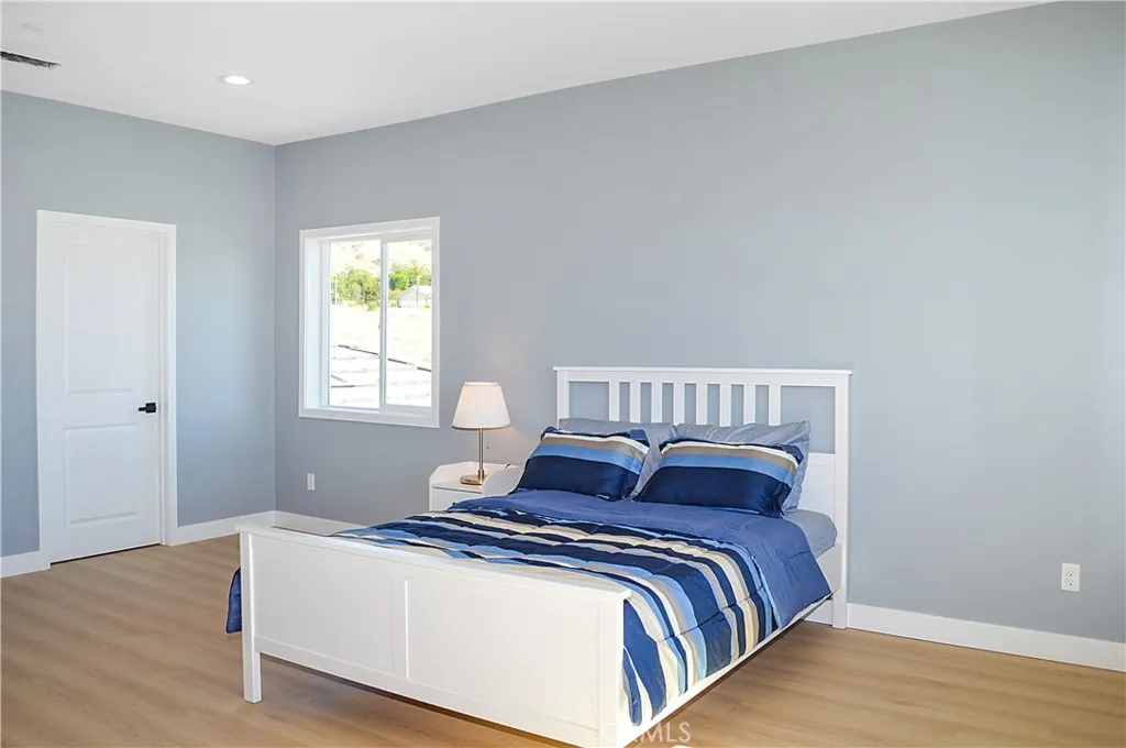 Unit 1 - Spacious Main Bedroom Suite with Walk-in Closet, En Suite Bath & Views
