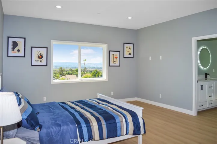 Unit 1 - Spacious Main Bedroom Suite with Walk-in Closet, En Suite Bath & Views