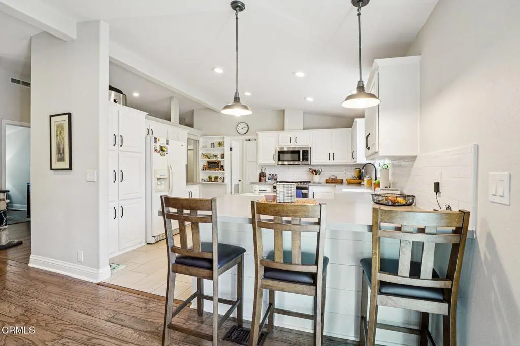 177 Little John Court, Westlake Village, California 91361 home-pic-26