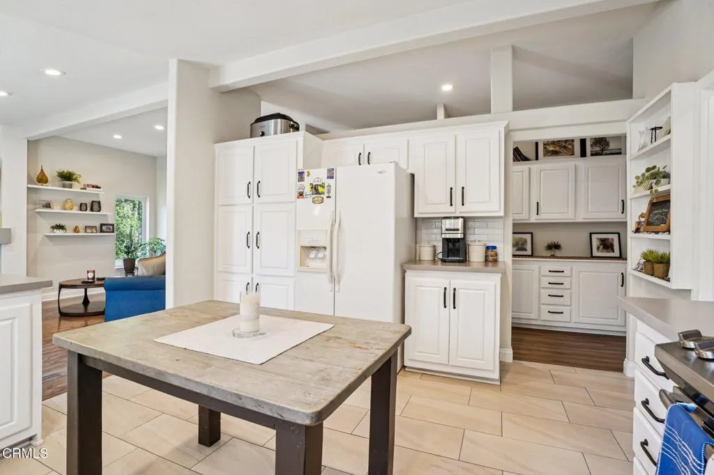 177 Little John Court, Westlake Village, California 91361 home-pic-24