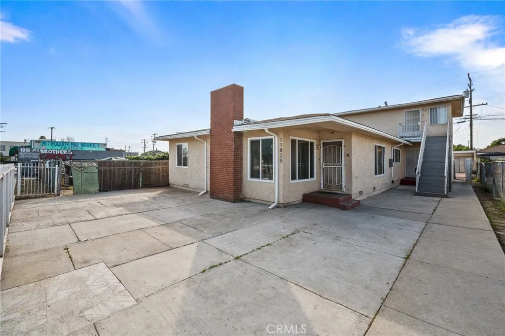 11825 S Vermont Ave, Los Angeles, California 90044 home-pic-3