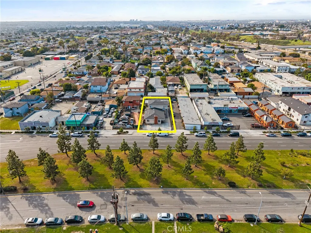 11825 S Vermont Ave, Los Angeles, California 90044 home-pic-18