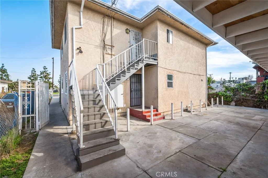 11825 S Vermont Ave, Los Angeles, California 90044 home-pic-16