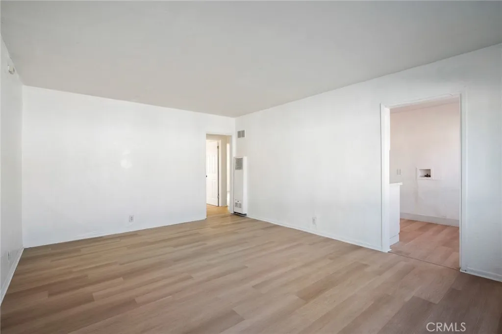 11825 S Vermont Ave, Los Angeles, California 90044 home-pic-6