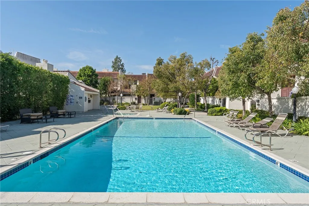 6227 1/2 Randi, Woodland Hills, California 91367 home-pic-33