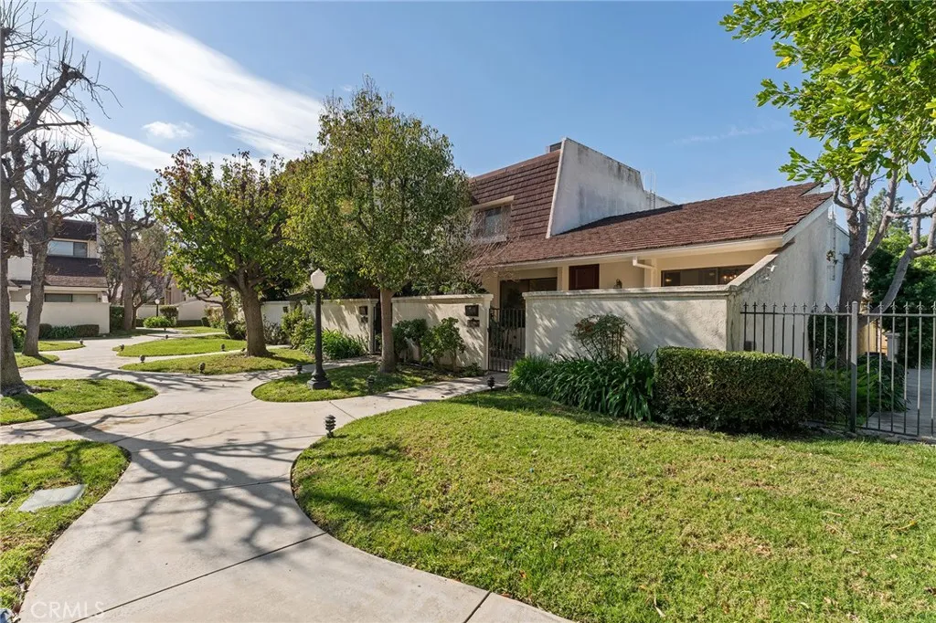 6227 1/2 Randi, Woodland Hills, California 91367 home-pic-22