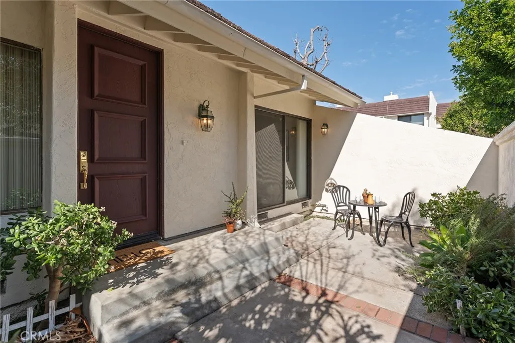 6227 1/2 Randi, Woodland Hills, California 91367 home-pic-25