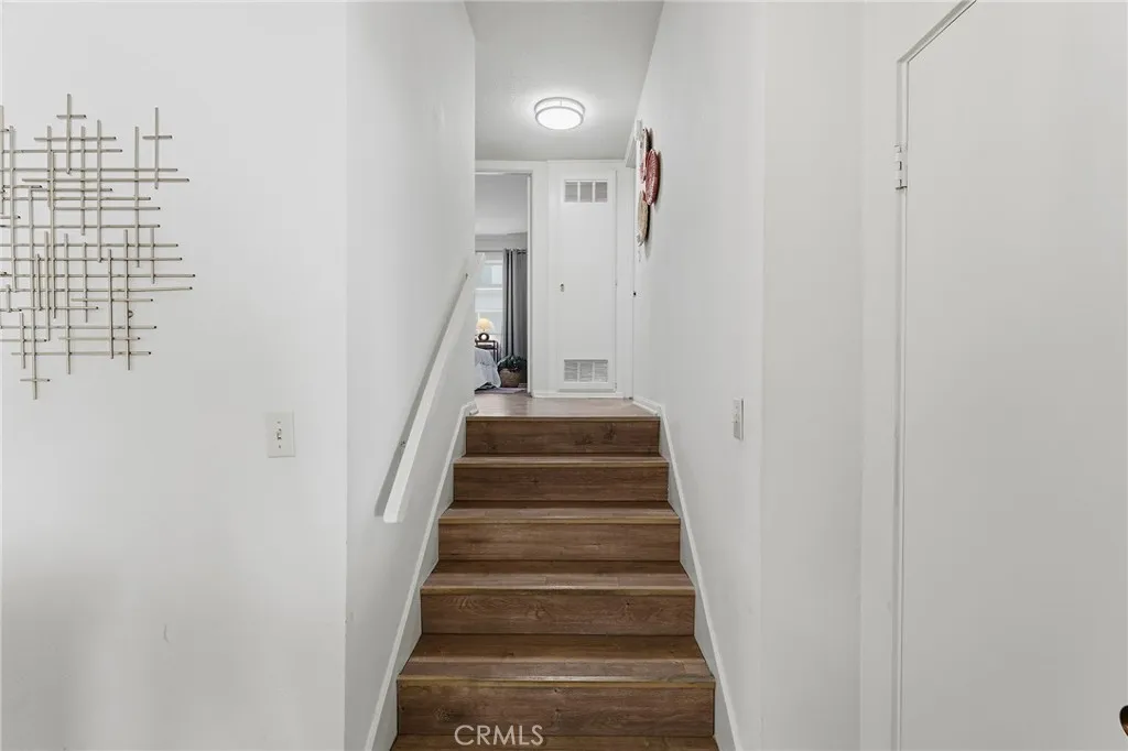 6227 1/2 Randi, Woodland Hills, California 91367 home-pic-13