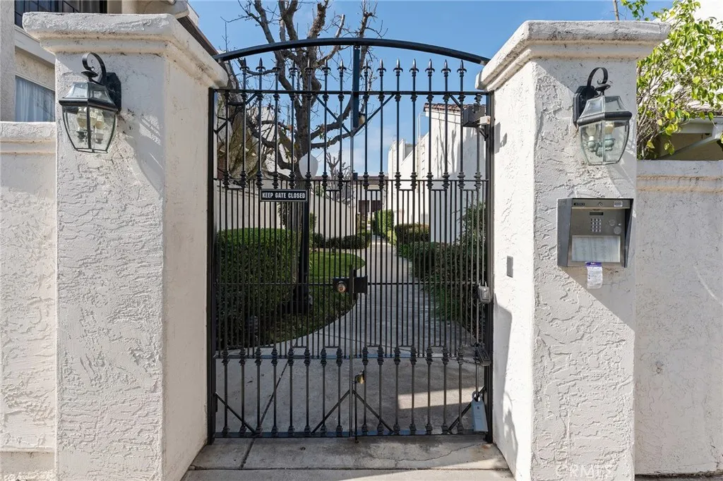 6227 1/2 Randi, Woodland Hills, California 91367 home-pic-31