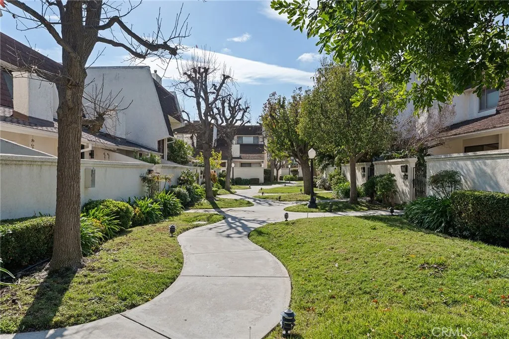 6227 1/2 Randi, Woodland Hills, California 91367 home-pic-28