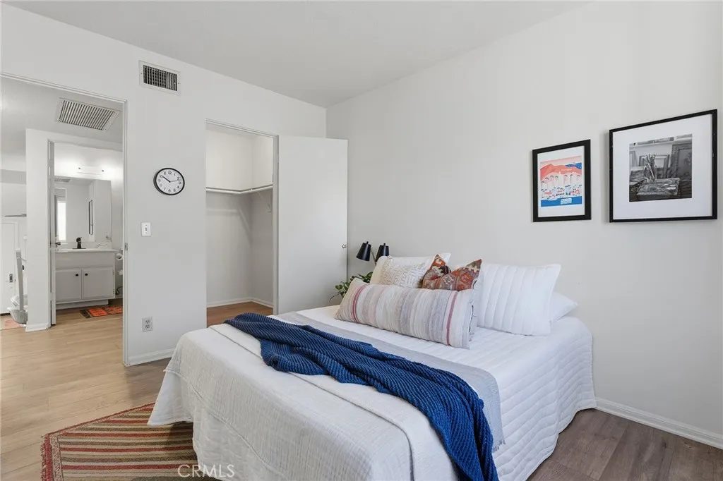 6227 1/2 Randi, Woodland Hills, California 91367 home-pic-16