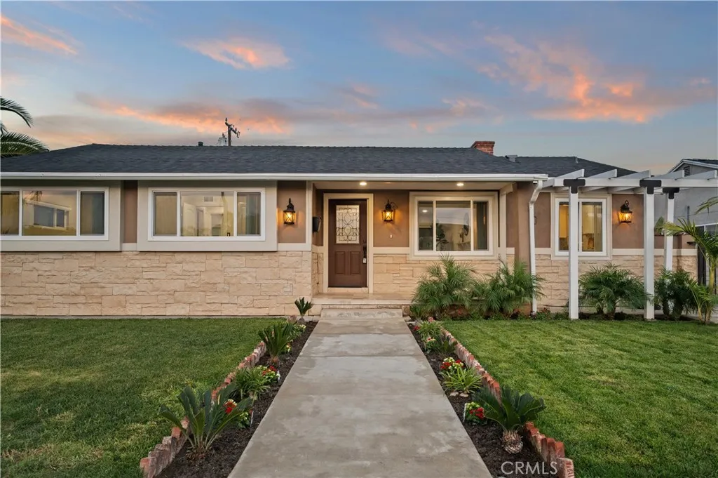 638 N Buttonwood, Anaheim, California 92805 home-pic-4