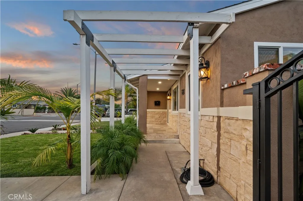 638 N Buttonwood, Anaheim, California 92805 home-pic-5