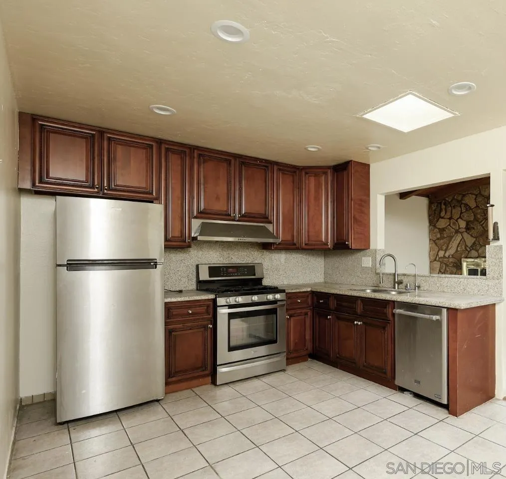 10866 Sandy Hook Rd, San Diego, California 92126 home-pic-6