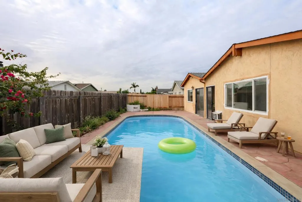 10866 Sandy Hook Rd, San Diego, California 92126 home-pic-5