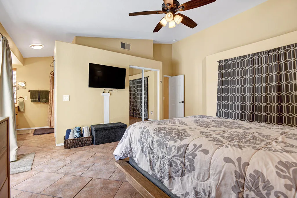 45210 Desert Hills Court, La Quinta, California 92253 home-pic-14