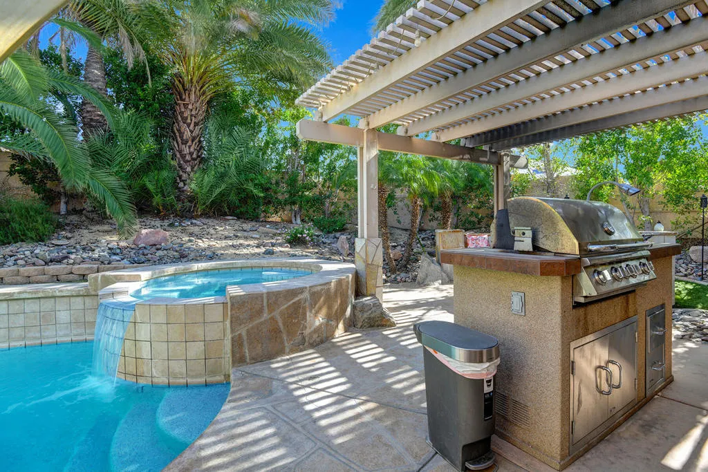 45210 Desert Hills Court, La Quinta, California 92253 home-pic-25