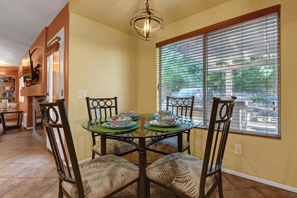 45210 Desert Hills Court, La Quinta, California 92253 home-pic-9