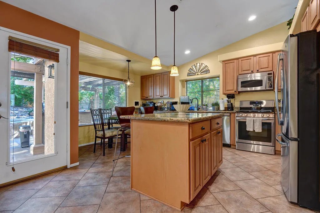 45210 Desert Hills Court, La Quinta, California 92253 home-pic-6