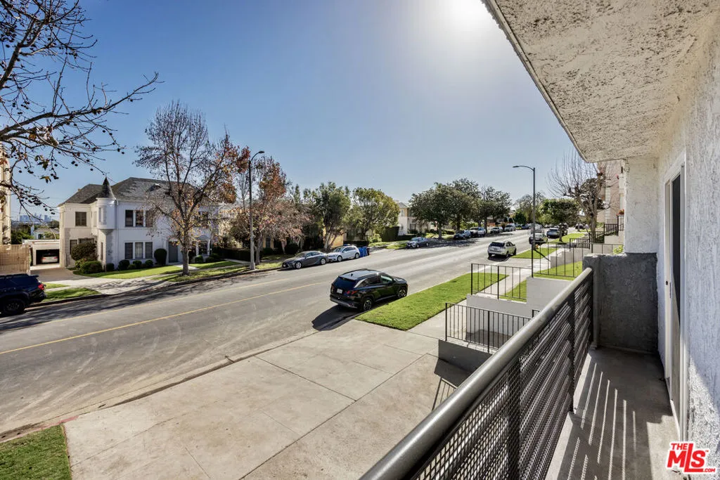 1515 S Beverly Drive 202, Los Angeles, California 90035 home-pic-21