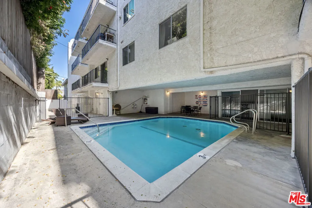 1515 S Beverly Drive 202, Los Angeles, California 90035 home-pic-24