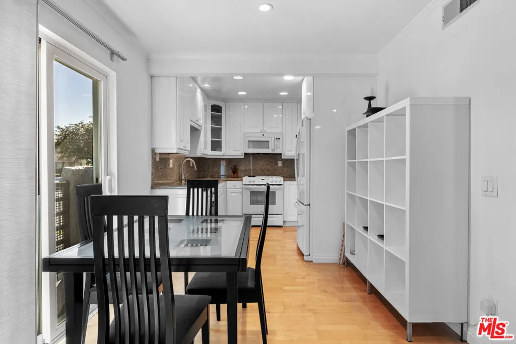 1515 S Beverly Drive 202, Los Angeles, California 90035 home-pic-6